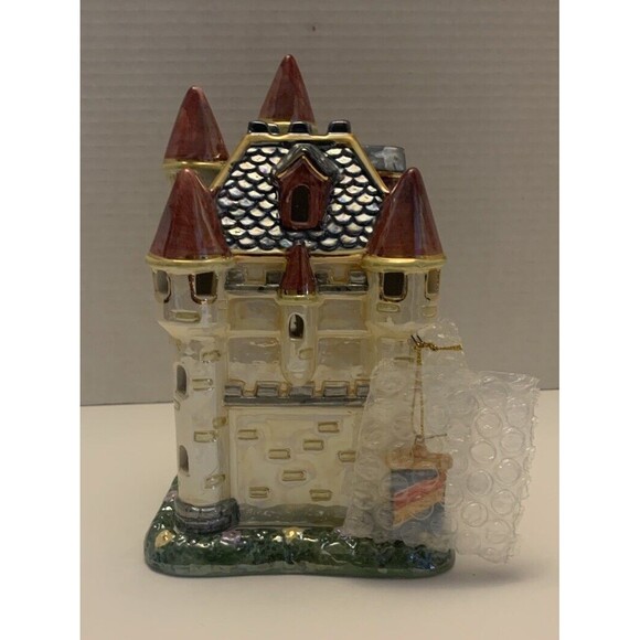 Vintage castle Tea Light House With Wind Chimes by Spooliques. - Picture 4 of 7